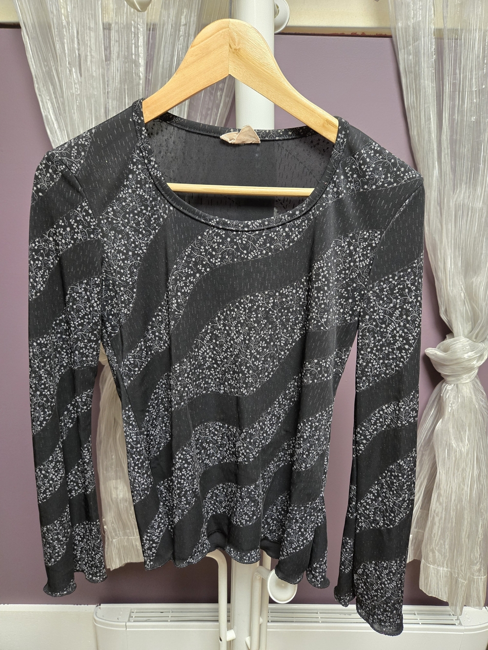 Women's Black Patterned Long Sleeve Scoop Neck Top by